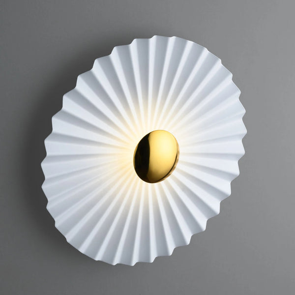 THE EPITOME OF ELAN-B WALL LIGHT