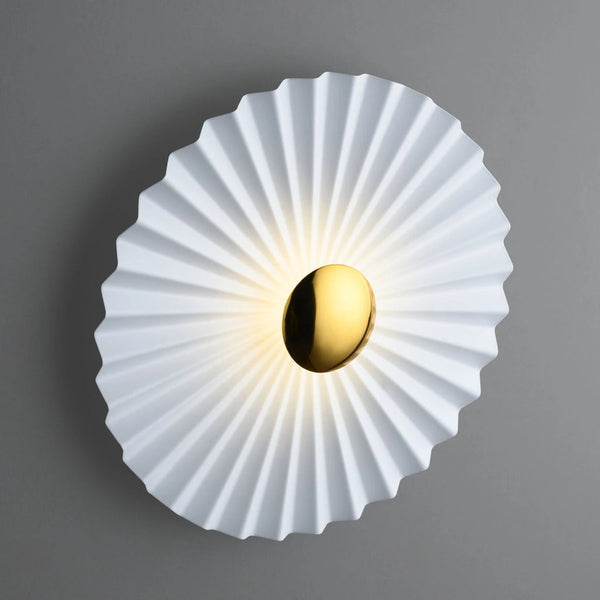 THE EPITOME OF ELAN-C WALL LIGHT