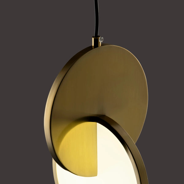 THE PIVOT PENDANT LIGHT