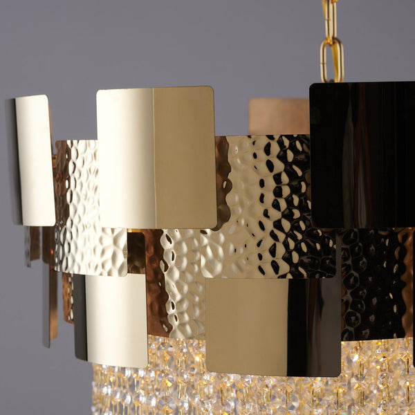 THE DAZZLING DIVA CHANDELIER