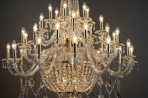 GLEAMING SPECTACLE : ASFOUR CRYSTAL CHANDELIER