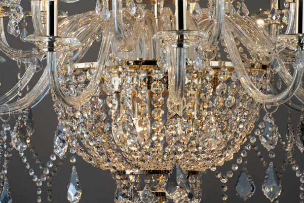 GLEAMING SPECTACLE : ASFOUR CRYSTAL CHANDELIER