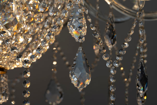 GLEAMING SPECTACLE : ASFOUR CRYSTAL CHANDELIER