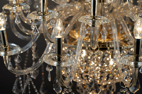 GLEAMING SPECTACLE : ASFOUR CRYSTAL CHANDELIER