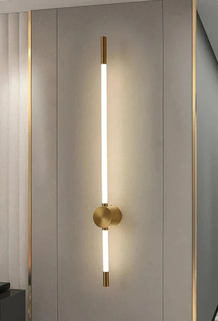 MIRROR MAJESTY -A WALL LIGHT