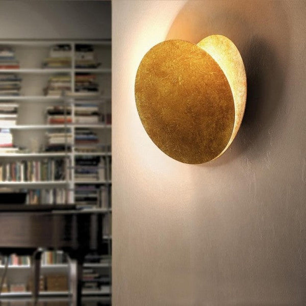 THE ACCLAIM WALL LIGHT